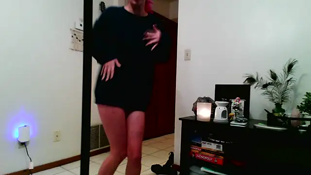 Snapshot of BedroomBarbie chatting on October 4, 10:30 pm BedroomBarbie online show from October 4, 10:30 pm