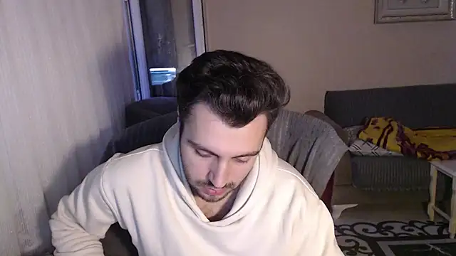 handsomeee04 online show from October 19, 3:34 pm