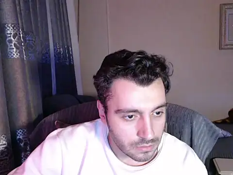 handsomeee04 online show from January 8, 10:34 pm