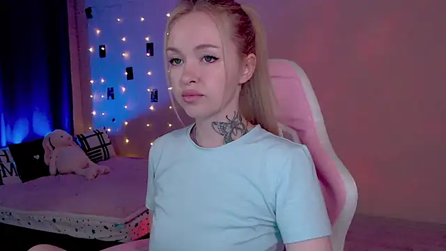 Snapshot of Naughty_Mable chatting on July 13, 12:35 am Naughty Mable online show from July 13, 12:35 am