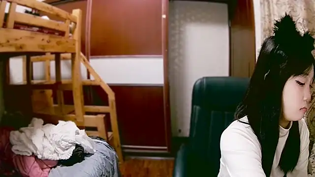 Snapshot of lulu-2002 chatting on December 27, 1:18 pm lulu-2002 online show from December 27, 1:18 pm