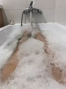 Snapshot of Charlotte_Ros chatting on December 28, 2:42 pm Charlotte Ros online show from December 28, 2:42 pm