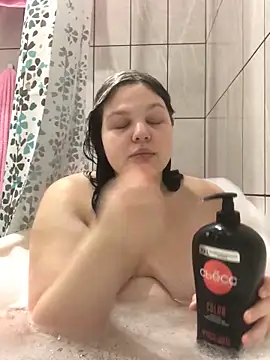 Snapshot of Charlotte_Ros chatting on January 3, 3:44 pm Charlotte Ros online show from January 3, 3:44 pm