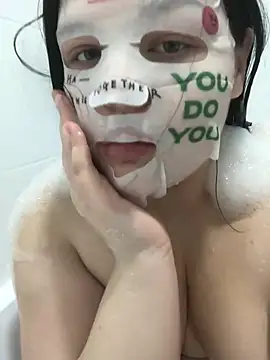 Snapshot of Charlotte_Ros chatting on January 17, 2:07 pm Charlotte Ros online show from January 17, 2:07 pm