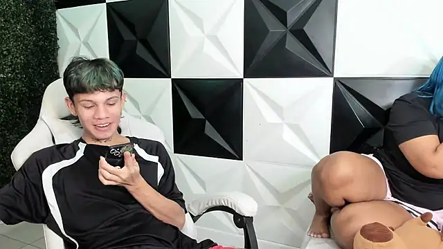 Snapshot of andy_dan18 chatting on January 18, 7:50 pm andy dan18 online show from January 18, 7:50 pm