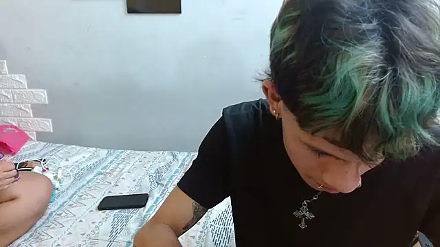 Snapshot of andy_dan18 chatting on February 6, 8:45 pm andy dan18 online show from February 6, 8:45 pm