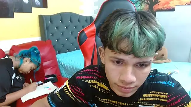 Snapshot of andy_dan18 chatting on February 18, 8:27 pm andy dan18 online show from February 18, 8:27 pm