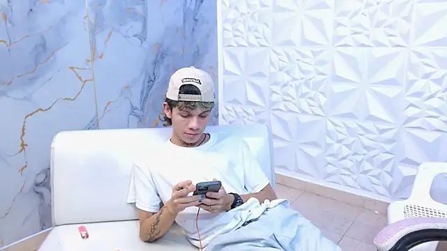 andy dan18 online show from April 4, 8:06 pm