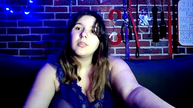 Heleneecesmecs2 online show from November 17, 3:23 am