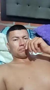 Snapshot of restrepo99 chatting on December 27, 5:37 pm restrepo99 online show from December 27, 5:37 pm