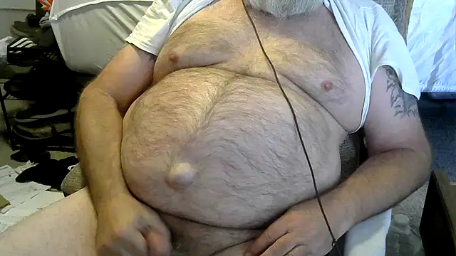 viejo oso online show from March 8, 11:30 pm