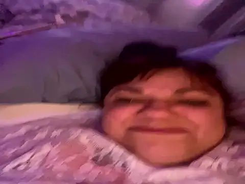 Snapshot of Luciouslouise72@xh chatting on October 10, 12:15 pm Luciouslouise72xh online show from October 10, 12:15 pm