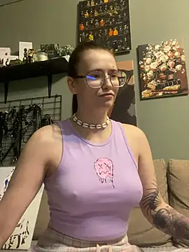 Snapshot of Sabrina_shells chatting on March 6, 5:00 pm Sabrina shells online show from March 6, 5:00 pm