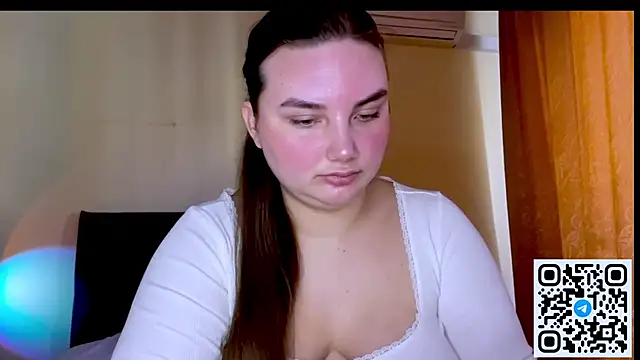 Dreamyblushfairy online show from March 9, 9:35 am