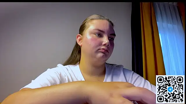 Snapshot of Dreamyblushfairy chatting on July 27, 2:46 pm Dreamyblushfairy online show from July 27, 2:46 pm