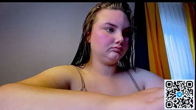 Snapshot of Dreamyblushfairy chatting on July 28, 2:13 pm Dreamyblushfairy online show from July 28, 2:13 pm
