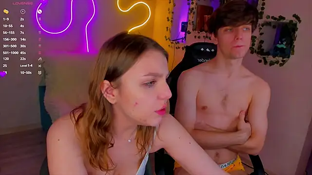 RobertAndLinela online show from December 30, 10:01 pm