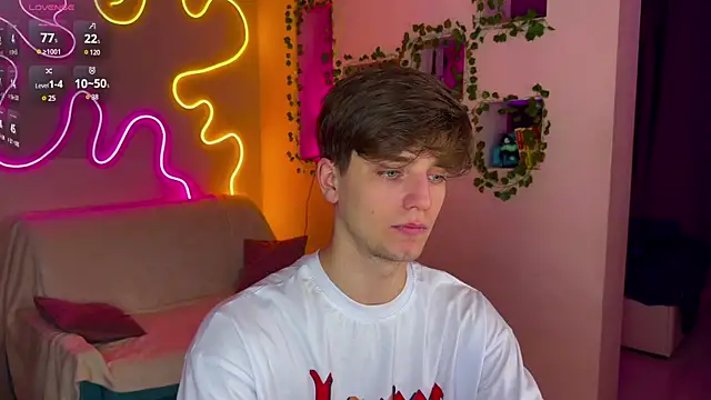 RobertAndLinela online show from February 3, 8:57 pm