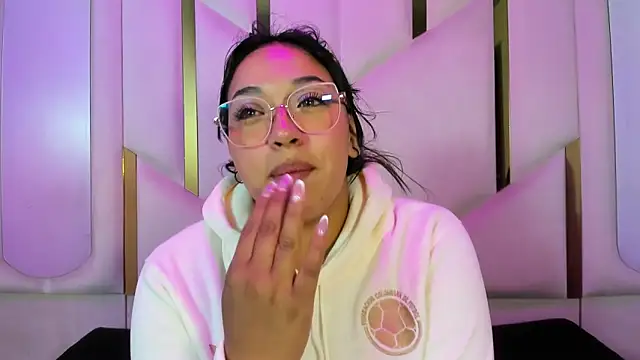 Snapshot of IsabellRodriguez18 chatting on June 7, 4:16 am IsabellRodriguez18 online show from June 7, 4:16 am
