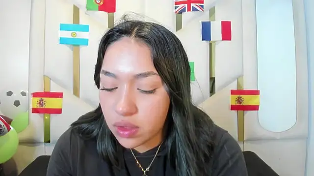 Snapshot of IsabellRodriguez18 chatting on June 13, 4:21 am IsabellRodriguez18 online show from June 13, 4:21 am