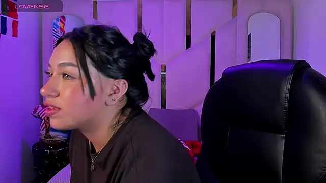 Snapshot of IsabellRodriguez18 chatting on June 25, 5:12 am IsabellRodriguez18 online show from June 25, 5:12 am