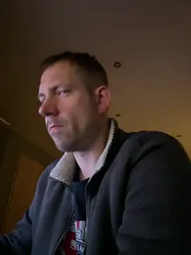 Snapshot of ScuddyCum chatting on December 28, 11:16 pm ScuddyCum online show from December 28, 11:16 pm