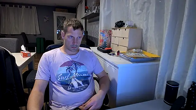 Snapshot of ScuddyCum chatting on January 7, 11:24 pm ScuddyCum online show from January 7, 11:24 pm
