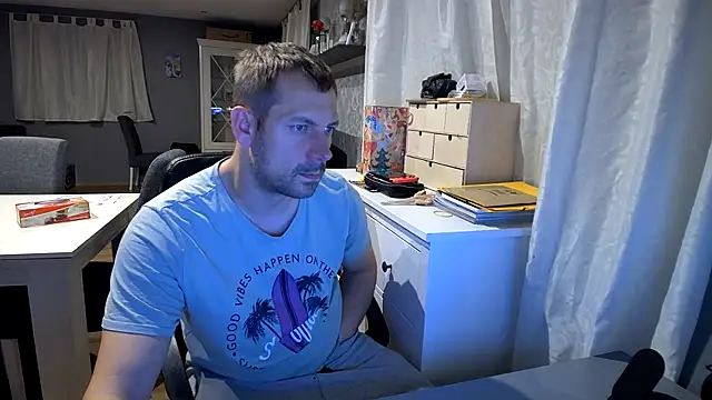 Snapshot of ScuddyCum chatting on January 13, 11:49 pm ScuddyCum online show from January 13, 11:49 pm
