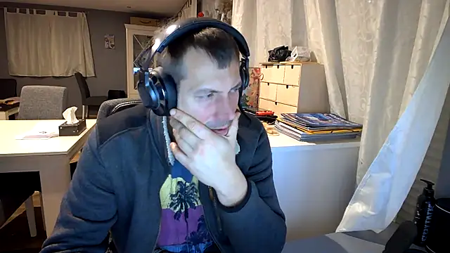 Snapshot of ScuddyCum chatting on January 20, 10:26 pm ScuddyCum online show from January 20, 10:26 pm