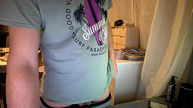 Snapshot of ScuddyCum chatting on January 25, 11:43 pm ScuddyCum online show from January 25, 11:43 pm