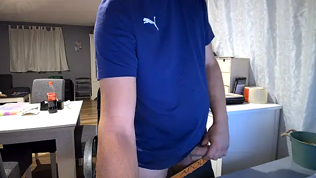 Snapshot of ScuddyCum chatting on September 13, 2:33 am ScuddyCum online show from September 13, 2:33 am