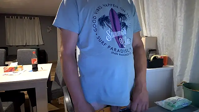 Snapshot of ScuddyCum chatting on September 13, 9:25 pm ScuddyCum online show from September 13, 9:25 pm