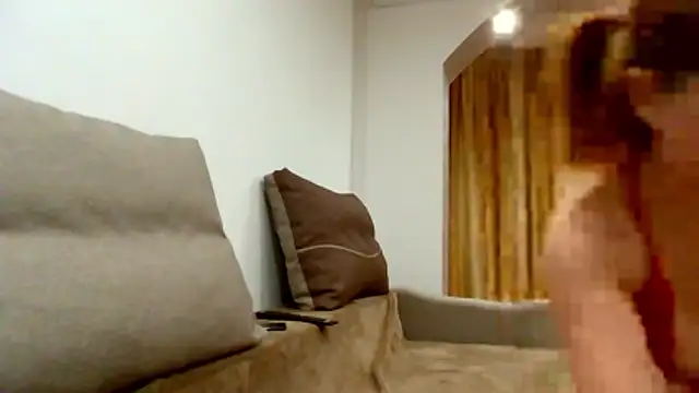 Snapshot of Sweet_bluegirl24 chatting on February 4, 8:14 pm Sweet bluegirl24 online show from February 4, 8:14 pm