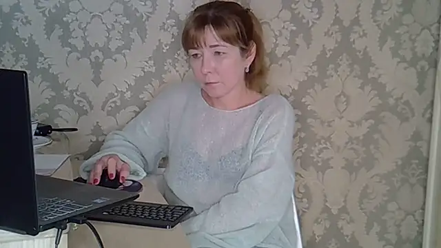 EllaJohnsonX online show from July 16, 9:37 am