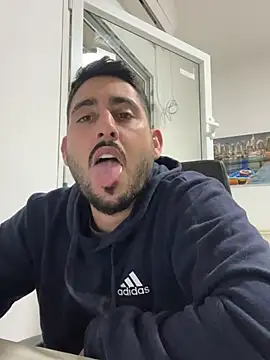 Snapshot of luffykingofpirets chatting on February 6, 2:58 pm luffykingofpirets online show from February 6, 2:58 pm