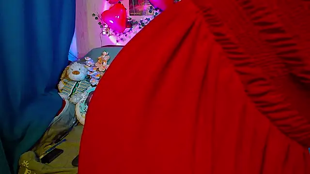 TrickyKitsune online show from February 12, 4:24 pm