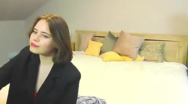 EricaElliott online show from March 20, 1:37 pm