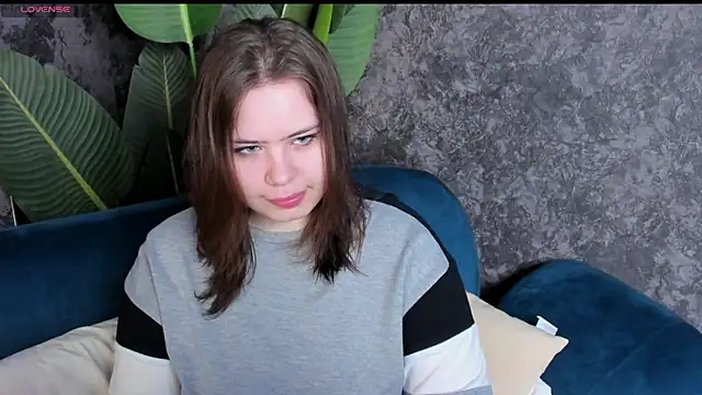 EricaElliott online show from November 13, 7:29 am