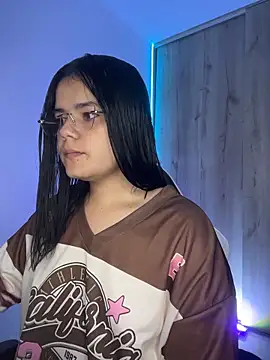 pretty angela1 online show from April 2, 3:59 am