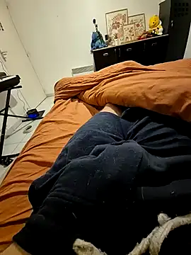 Snapshot of Maxoux02 chatting on February 8, 12:50 pm Maxoux02 online show from February 8, 12:50 pm