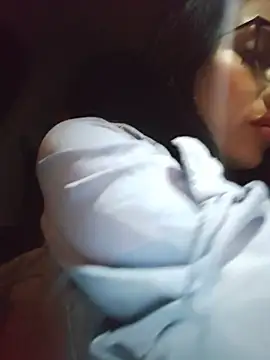 Snapshot of Isabellitasexi38 chatting on March 1, 2:13 am Isabellitasexi38 online show from March 1, 2:13 am