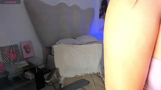 rachaeldeckard   online show from April 9, 10:26 pm