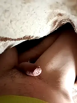 Snapshot of Daniel32hot chatting on December 25, 6:09 am Daniel32hot online show from December 25, 6:09 am