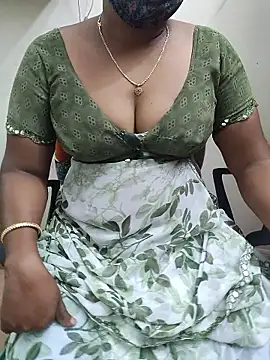 Snapshot of Tamil_roja69 chatting on April 22, 4:41 pm Tamil roja69 online show from April 22, 4:41 pm
