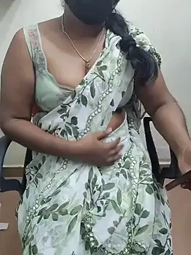 Snapshot of Tamil_roja69 chatting on May 28, 5:54 pm Tamil roja69 online show from May 28, 5:54 pm