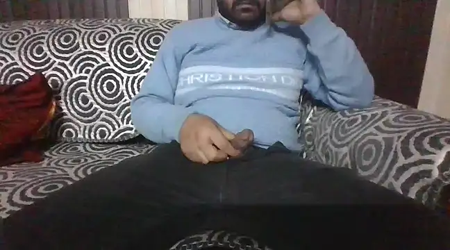 Snapshot of indihotguy chatting on January 15, 11:21 am indihotguy online show from January 15, 11:21 am