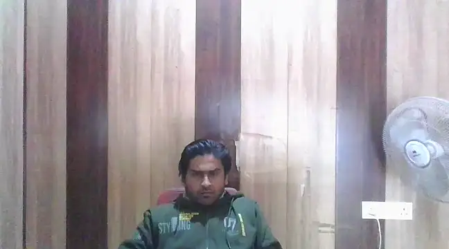 Snapshot of indihotguy chatting on February 12, 10:24 am indihotguy online show from February 12, 10:24 am