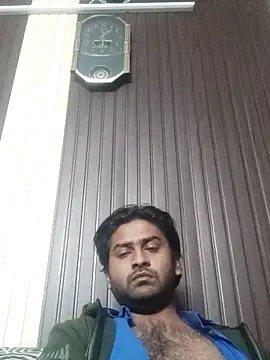 Snapshot of indihotguy chatting on February 17, 5:43 pm indihotguy online show from February 17, 5:43 pm