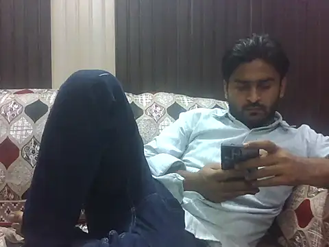 Snapshot of indihotguy chatting on October 29, 1:13 pm indihotguy online show from October 29, 1:13 pm