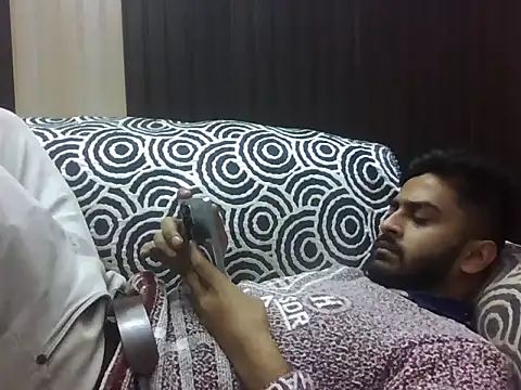 Snapshot of indihotguy chatting on February 9, 12:31 pm indihotguy online show from February 9, 12:31 pm